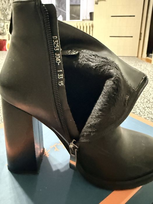 Кожаные сапоги 33 размер