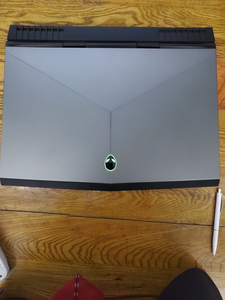 Laptop 4K editare video Alienware 15 rezoluție UltraHD