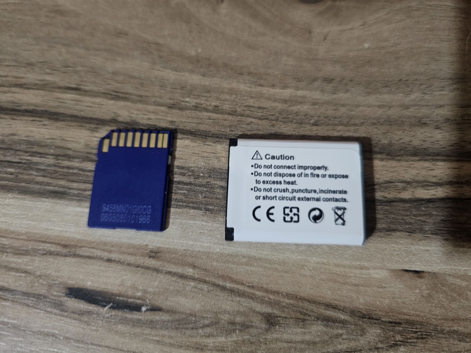 Traveler Super Slim XS80 – Чисто нова батерия и оригинал. 1GB SD карта