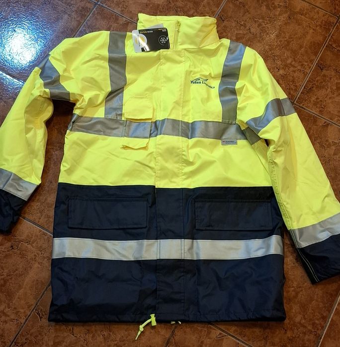 Geaca reflectorizanta cu gluga masura M