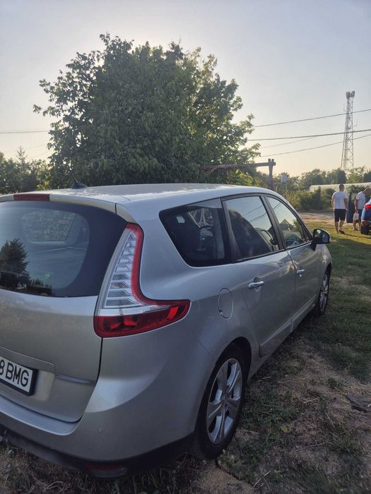 Vand Renault Grand Scenic 2011 1.5 DCI 106 CP