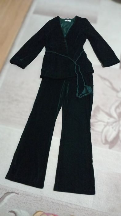 Продам велюровый костюм