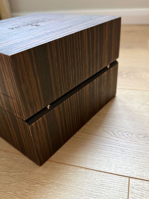 Corum кутия за часовник