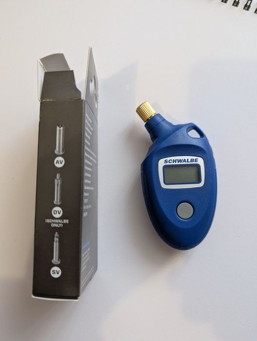 Schwalbe Airmax Pro – Manometru digital presiune roți (Nou, în cutie)