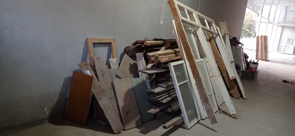 Эски тахта, эшик ромлар сотилади