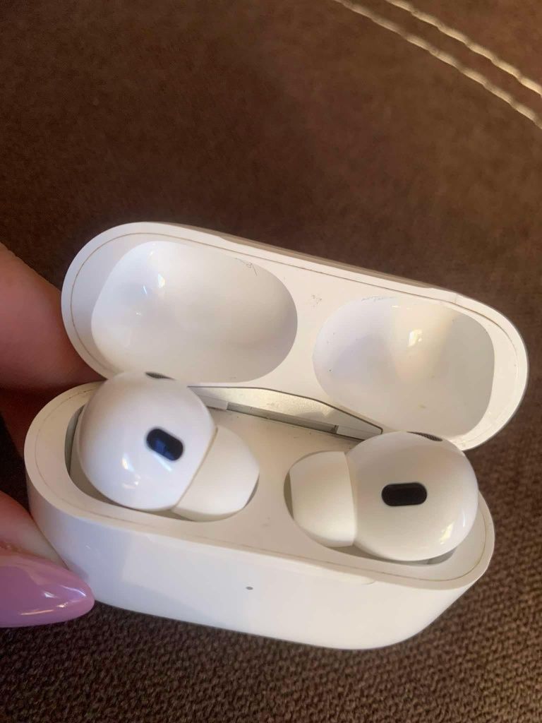 AirPods Pro слушалки