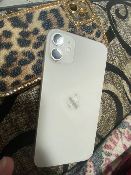 iPhone 11 culoare alb