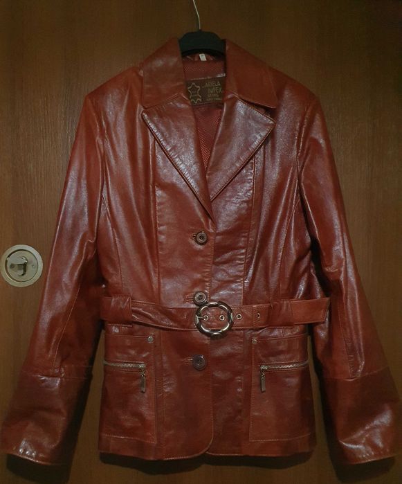 Haină scurtă de piele naturală mărimea 42