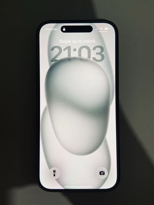 iphone 15 black 128gb , 77 процента капацитет на батерия