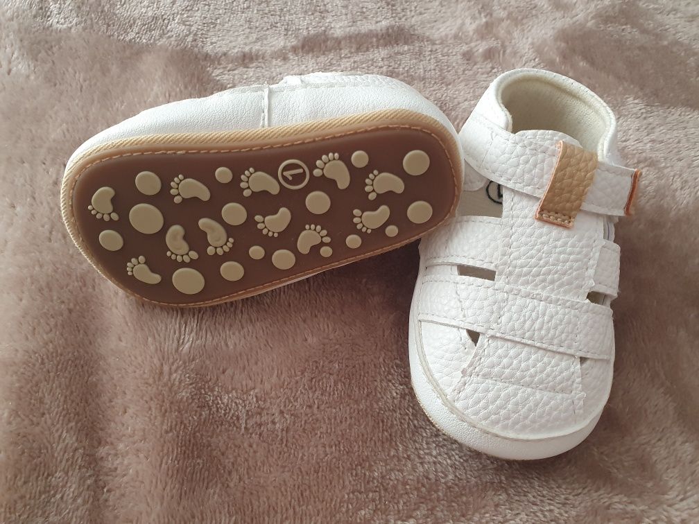 Pantofi bebe mărimea 18