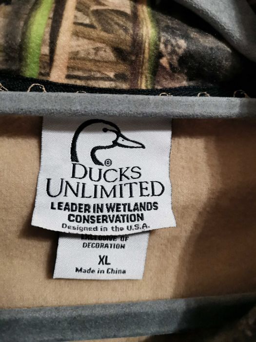 Ducks Unlimited Habitat Fleece Tan/Camouflage Zip-up Jacket.