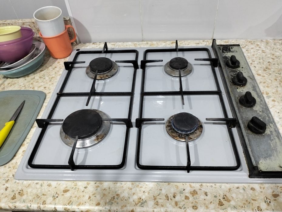 Продам варочную поверхность в хорошем состоянии, все работает