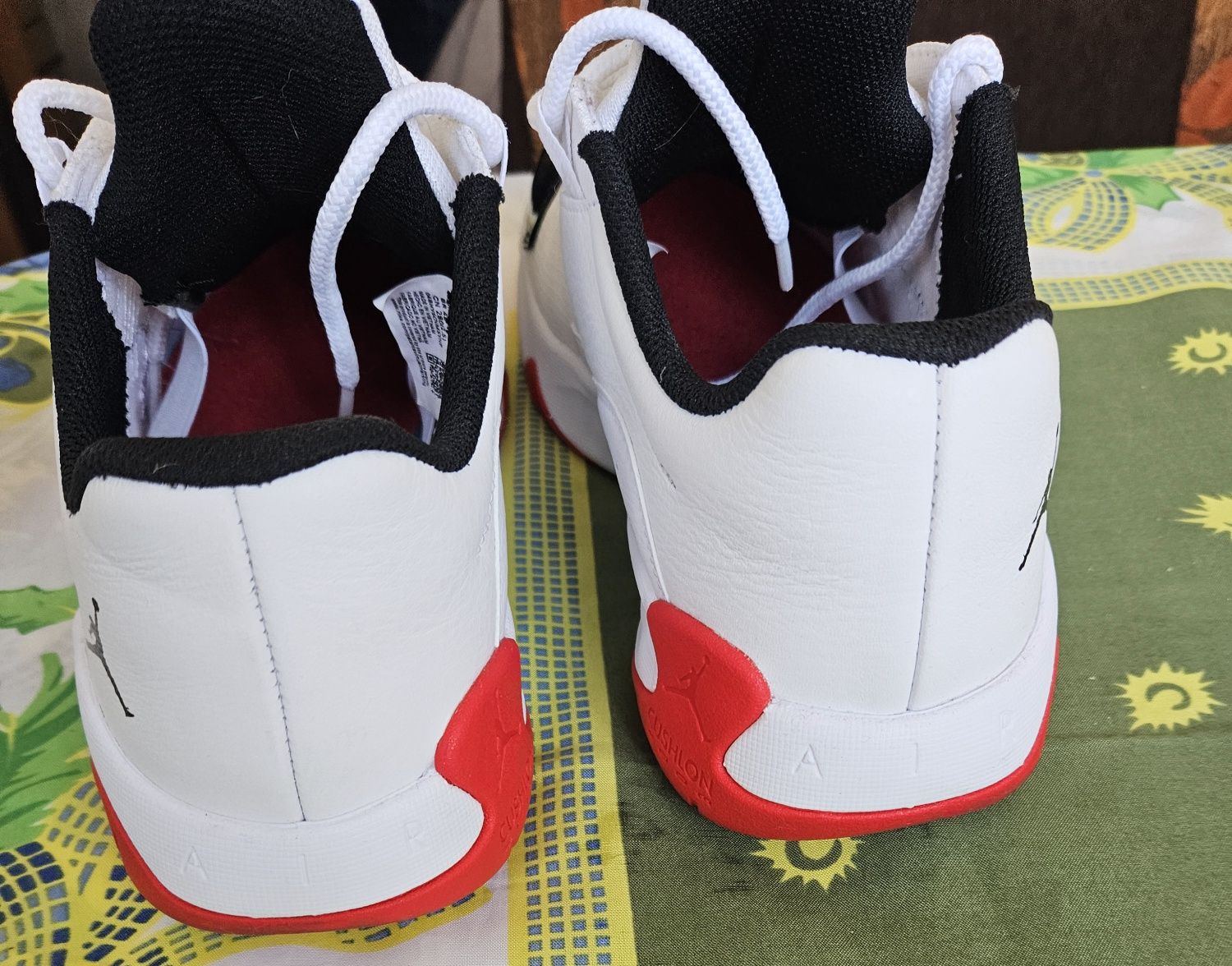 Jordan 11 CMFT LOW