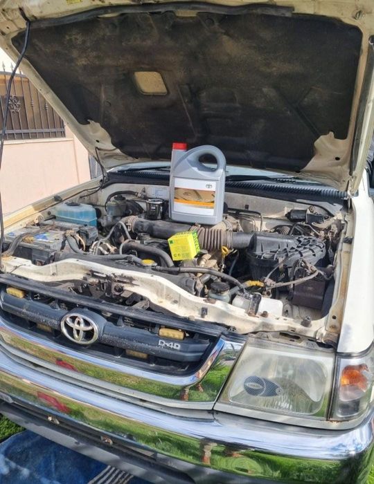 Autoutilitară Toyota Hilux 2.5 d4D 102 cai cu TVA si vamă platită