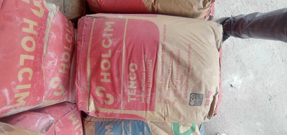 24 saci Tencu si 4 Ciment Holcim EcoPlanet Plus de 20kg