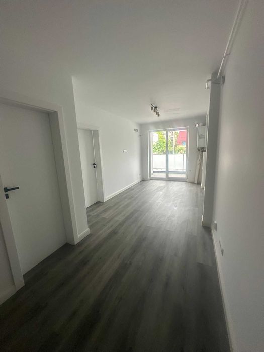 vanzare apartament parter bloc nou 2 camere Stefan Cel Mare +parcare