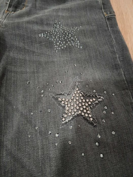 Сиви дънки Liu Jo със звезди и камъни