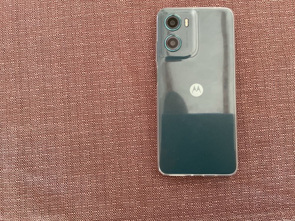 Продавам нов моторола Moto G05 – 128GB, Android 15 + слушалки ttec