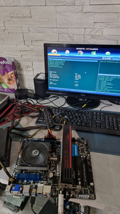 KIT Gigabyte GA-Z77X-D3H I7 3770K