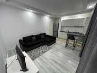 Inchiriez apartament 3 camere Cosmopolis zona Q