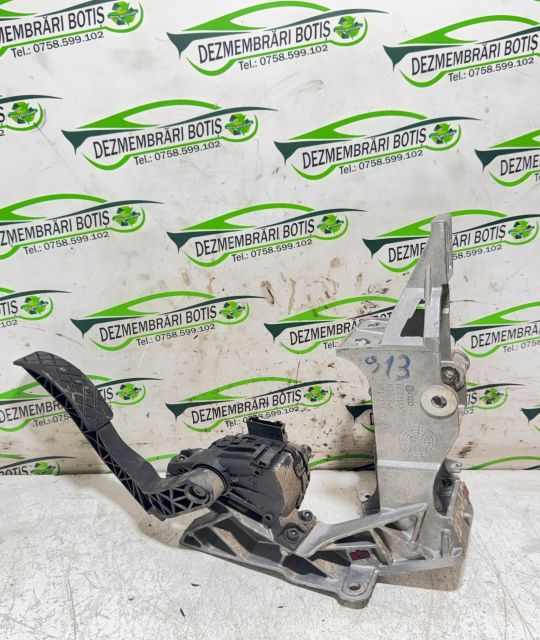 Pod Suport Pedalier pedala  8E1 721 117 A / 8E1721117A Audi A4 B6