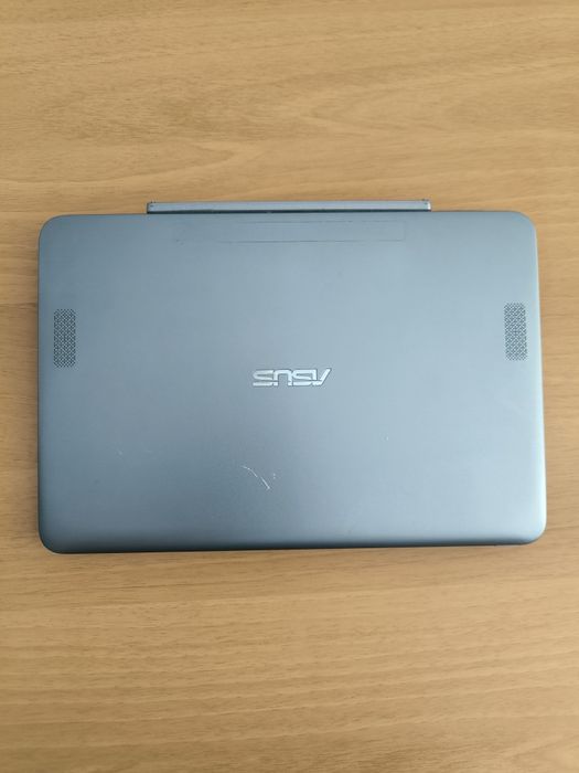 Лаптоп mini Asus