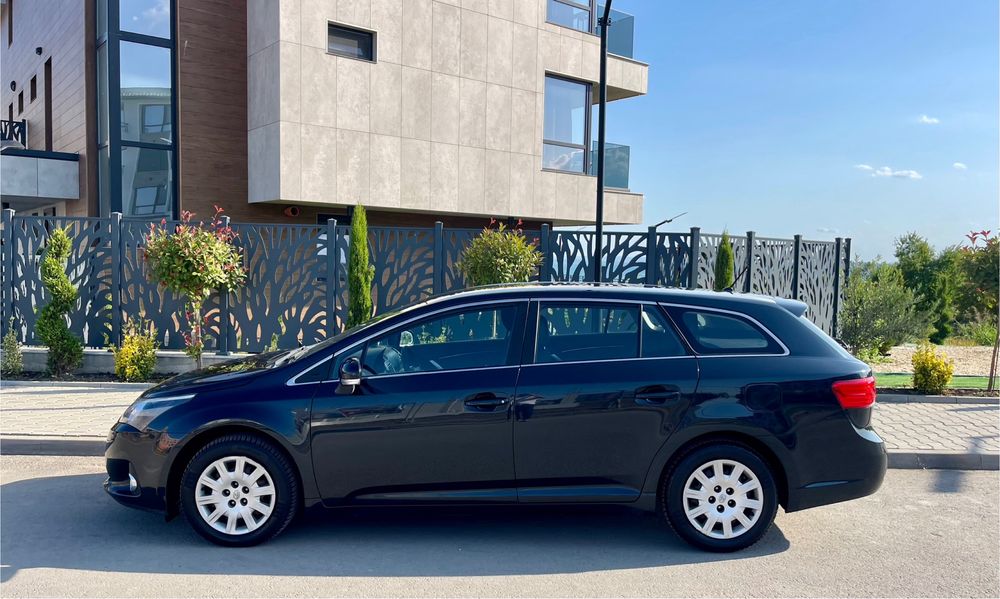 Toyota Avensis 1.8i Automat Navi