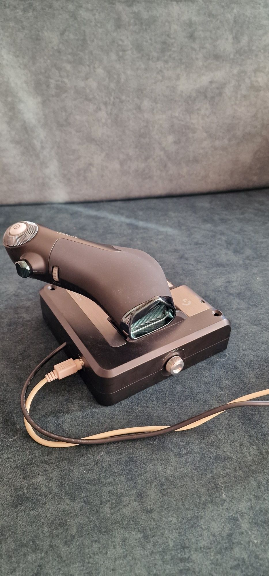 Vând HOTAS  logitech X52 (joystick + throttle)