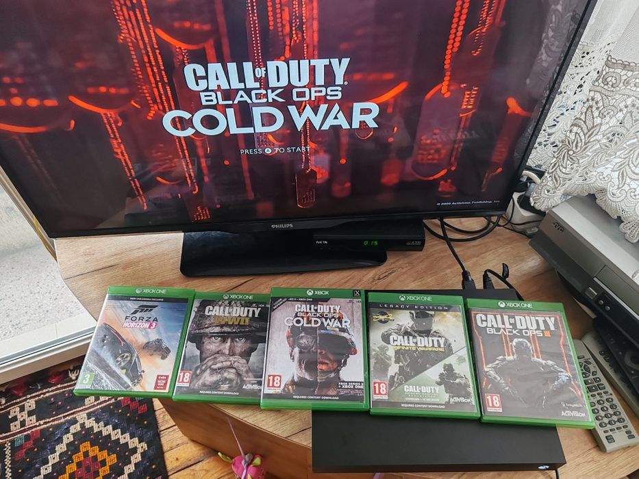 Xbox One X + Един Джойстик и 5 Игри!!!