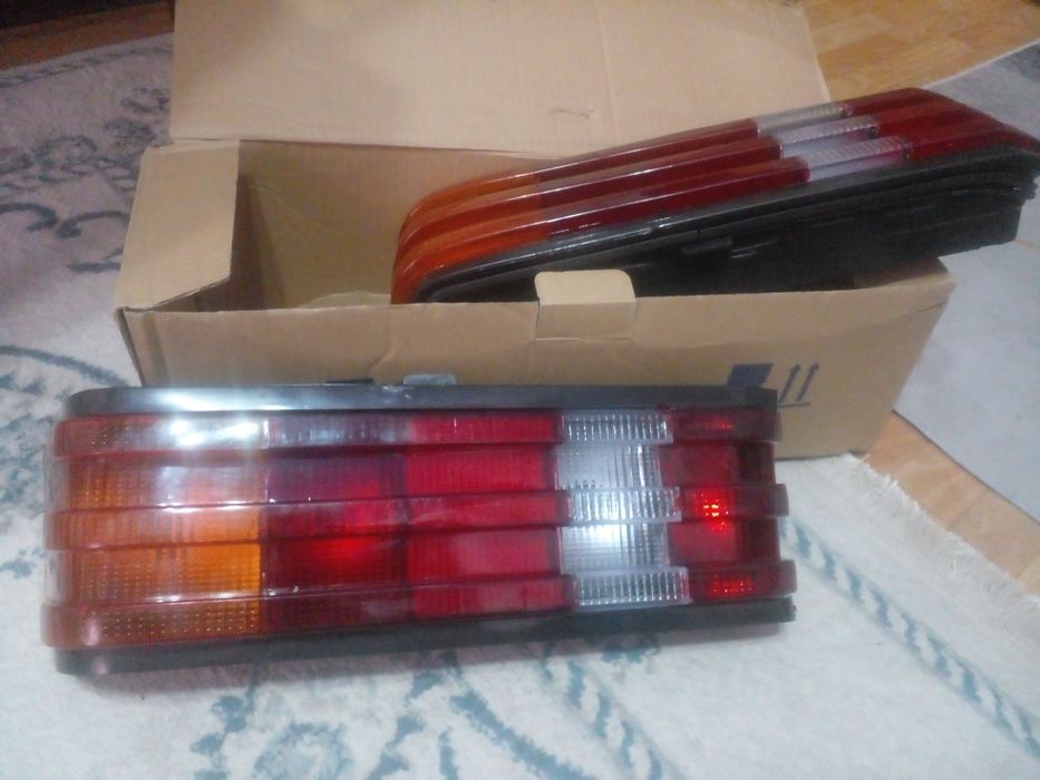 Продам задние фары мерседес 190 новые