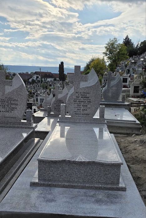 Morminte si scari din granit sau marmura