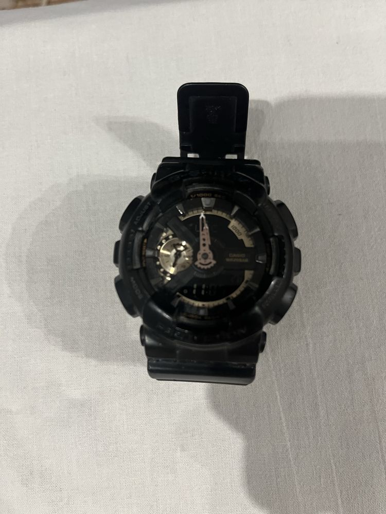 Часовник Casio G-SHOCK GA-110RG-1AER