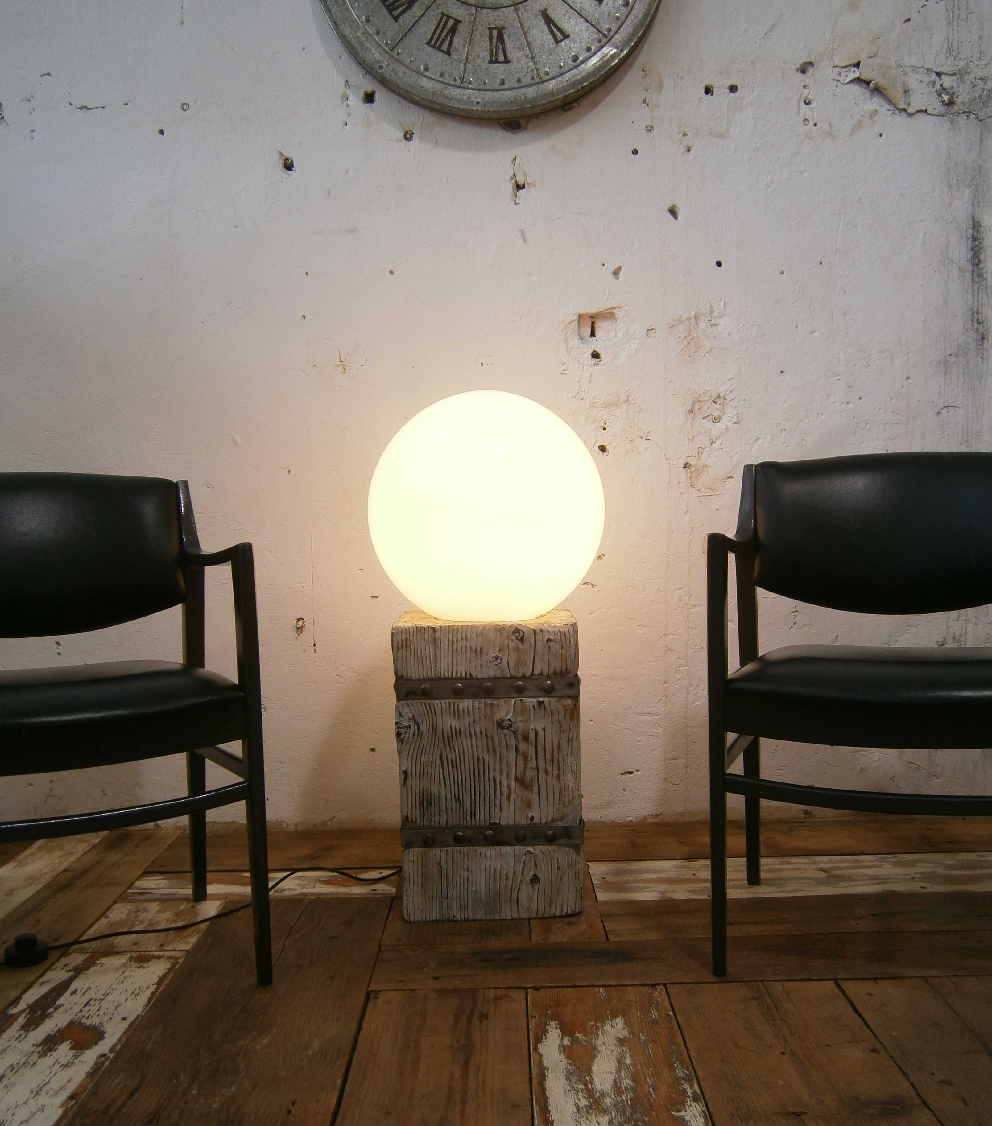 Lampadar cu picior din lemn si abajur din sticla stil industrial/Lampa