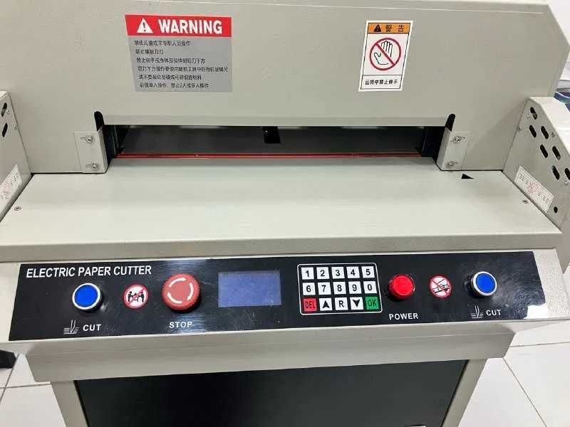 Цифровой резак для бумаги (с гидравлическим ножиком)