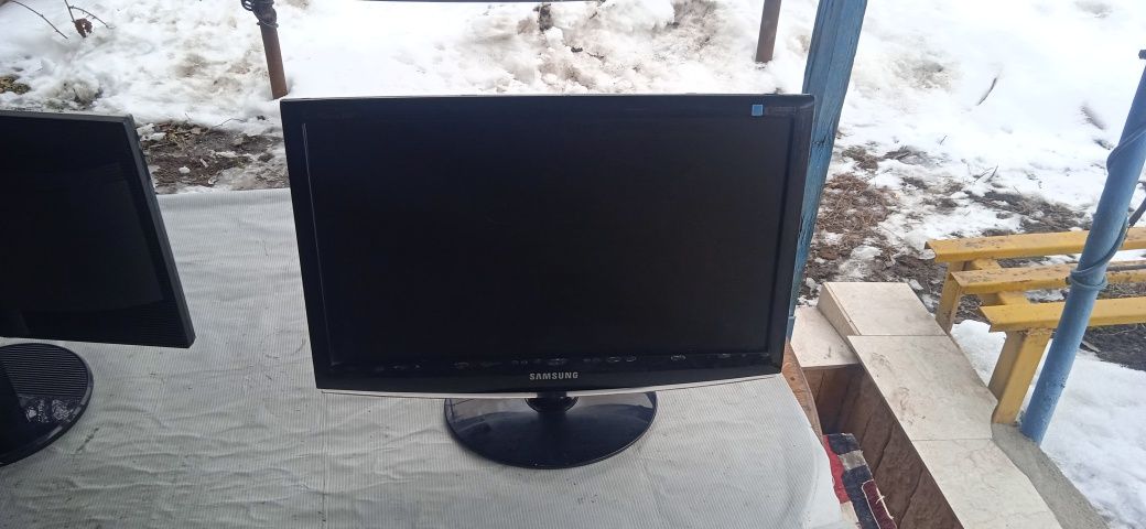 Продам мониторы 19 и 20 диагональ