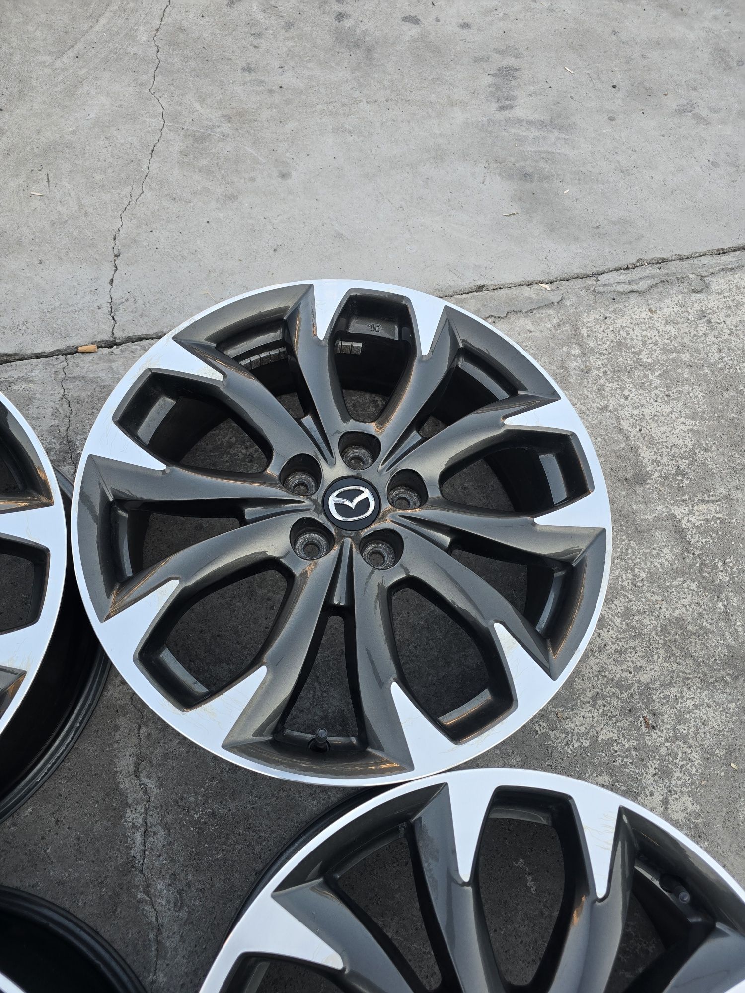 Джанти 19 / 5х114,3 - Mazda CX 5 5x114,3