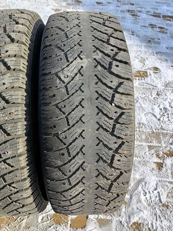 Шины 235/75 R15 - "Tunga Nordway" (Россия), шипованные.