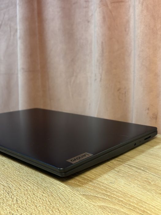 Laptop Lenovo IdeaPad 3 15IML05 cu procesor Intel Pentium Gold