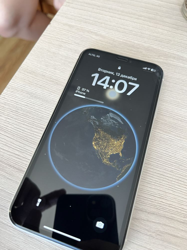 Продам iphone 11 64gb