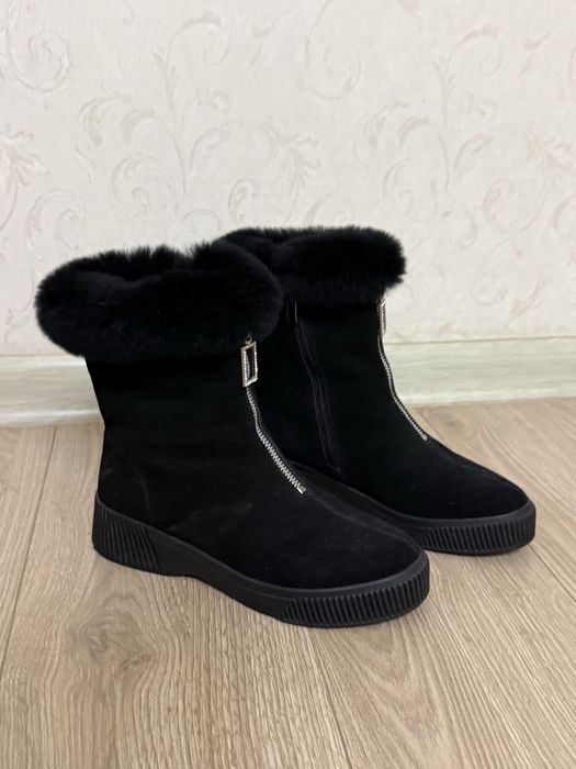Женские зимнии сапоги новые
