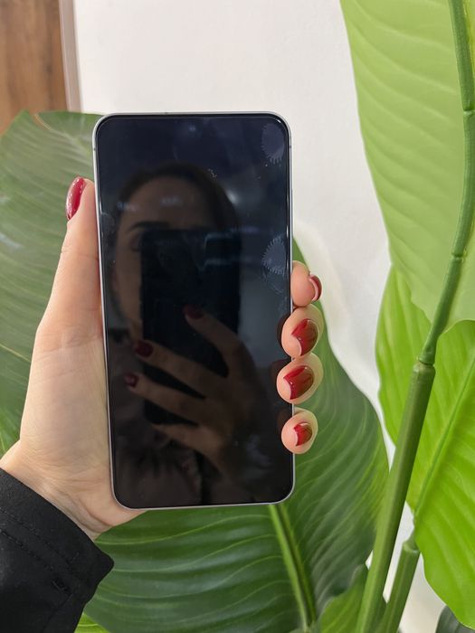 Samsung Galaxy S 25 идеальном состоянии