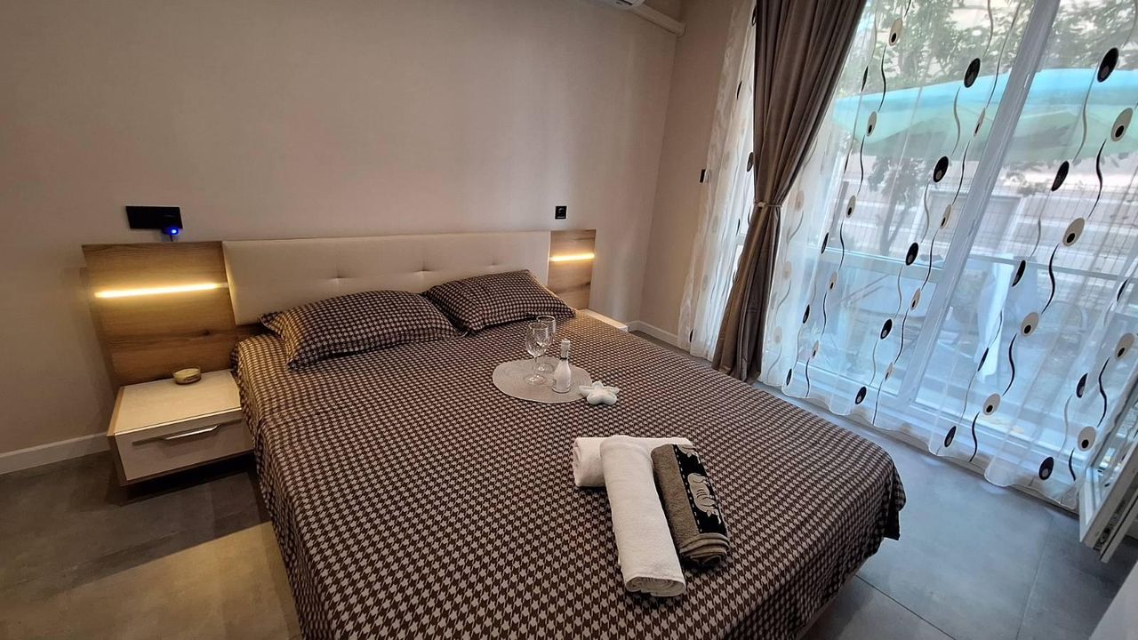 Продава се Двустаен апартамент в Бургас, Сарафово - 54 кв.м за 2408 €/кв.м - Снимка #9