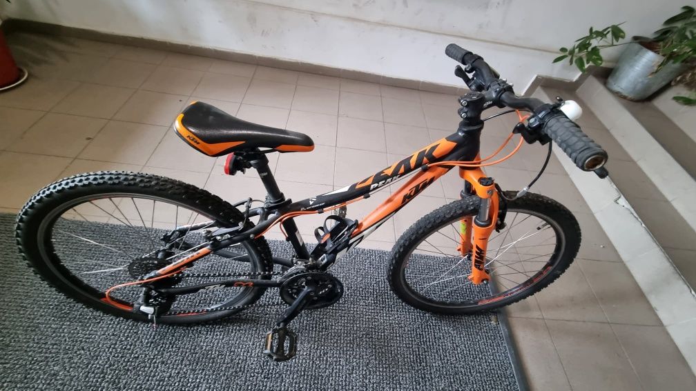 Bicicletă KTM 24"- copii 8-11 ani