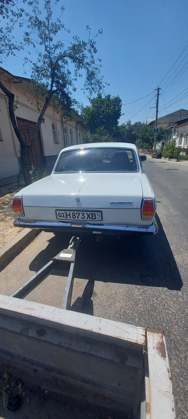 Gaz 2410 sotiladi