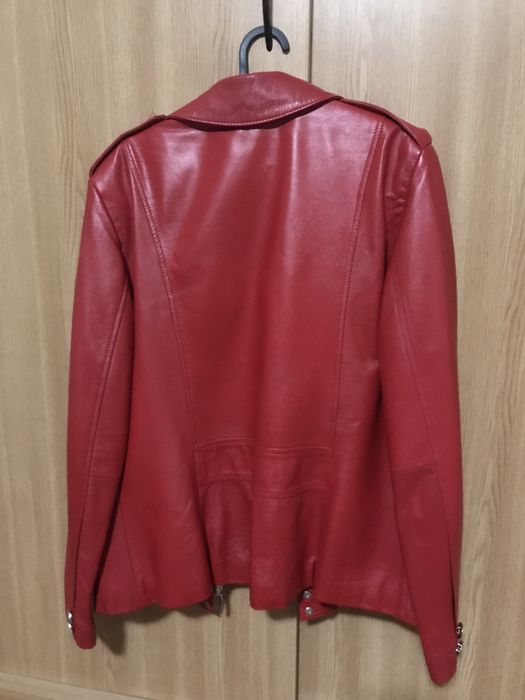 Scurta piele culoare rosie