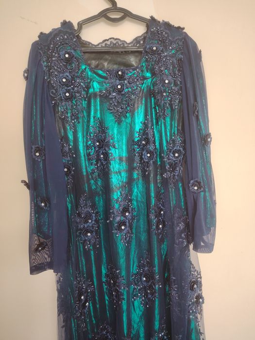 Toshli koylak sotiladi