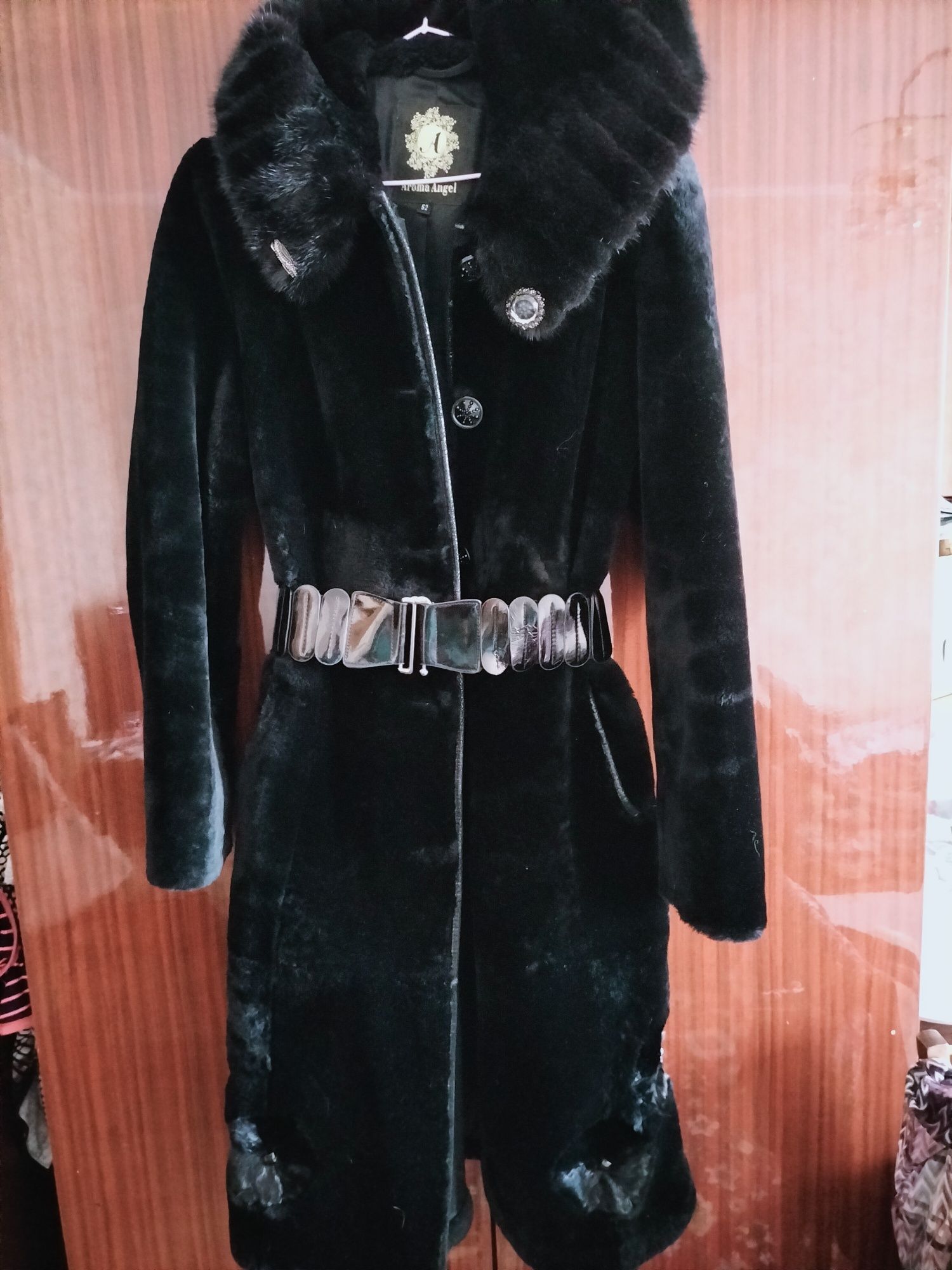 Продам шубу мутон с норкой