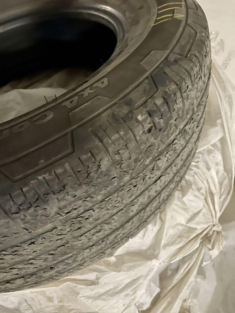 Продам комплект шин 235/65 R17