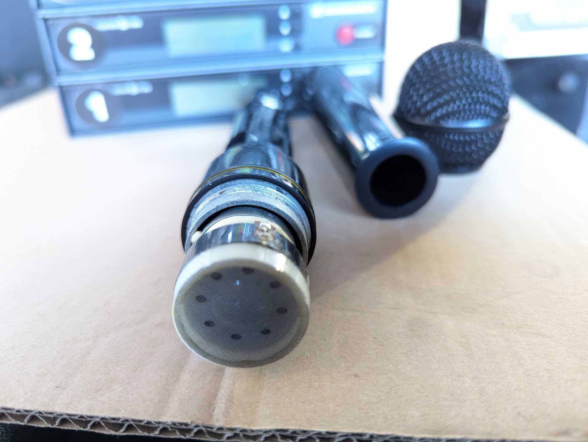 Audio-Technica ATW-T702 + Sennheiser EW300