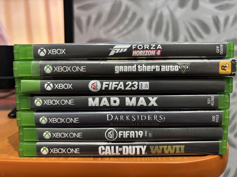 Vand xbox one s sau schimb cu ps4